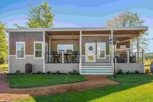 Modern mobile home exterior in Texas